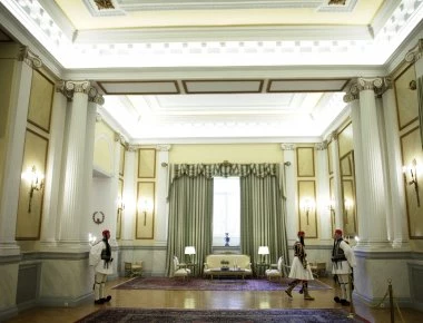 Δείτε ζωντανά την ορκωμοσία των νέων μελών της κυβέρνησης (βίντεο)